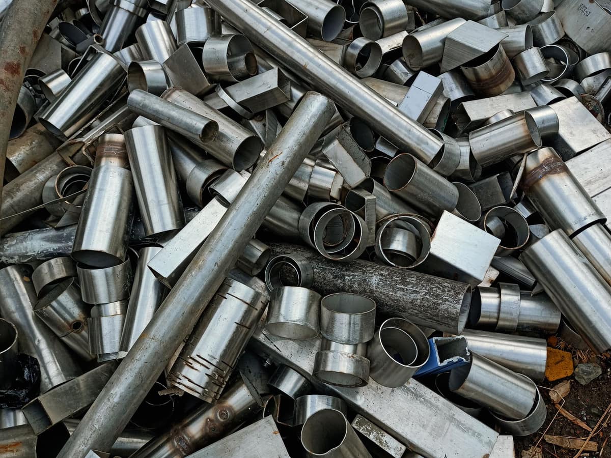 Perfil de aluminio de ventanería (prueba): tubos y perfiles de aluminio recuperados