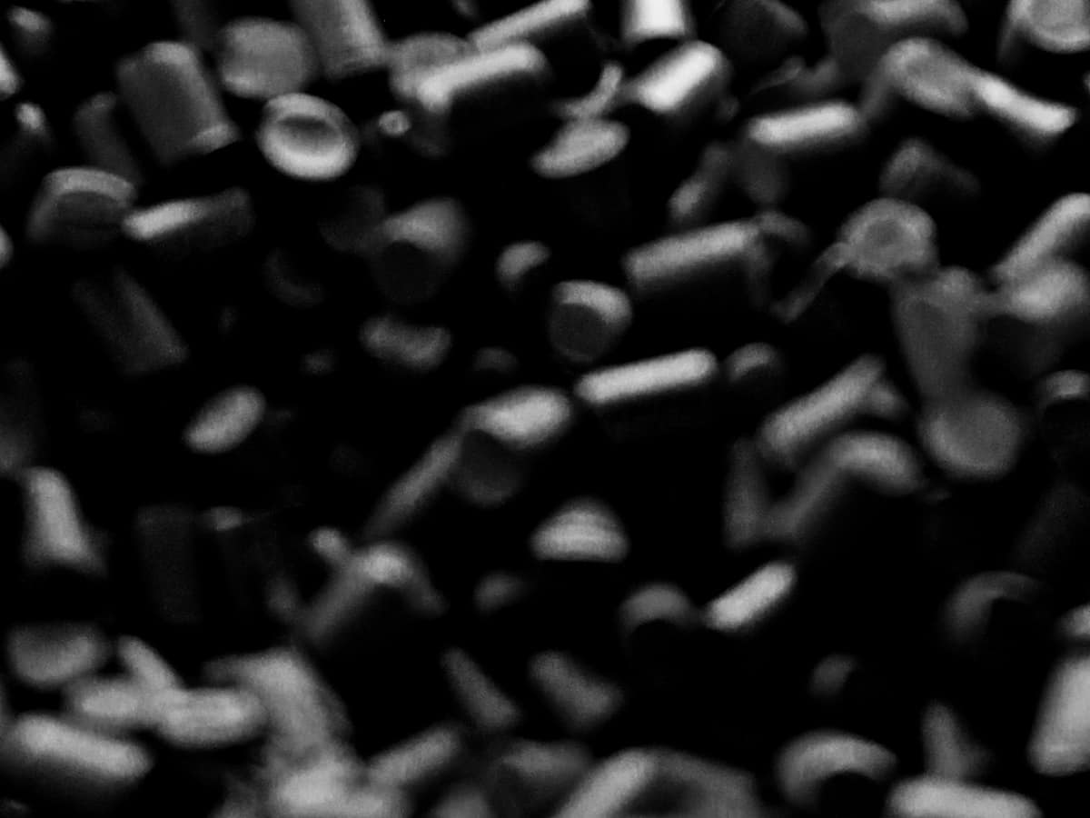 PP peletizado negro (prueba): pellet negro de cerca